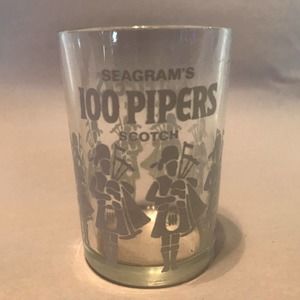 SEAGRAM'S "100 Pipers" Scotch Souvenir Shot Glass/ Bag Pipes *CLEAN